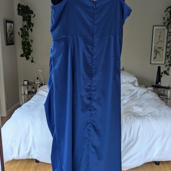 SHEIN BAE Solid Ruched Split Thigh Satin Cami Dress Size M - Picture 4 of 7